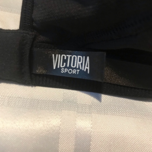 NWOT Victoria’s Secret sports bra - Picture 8 of 8